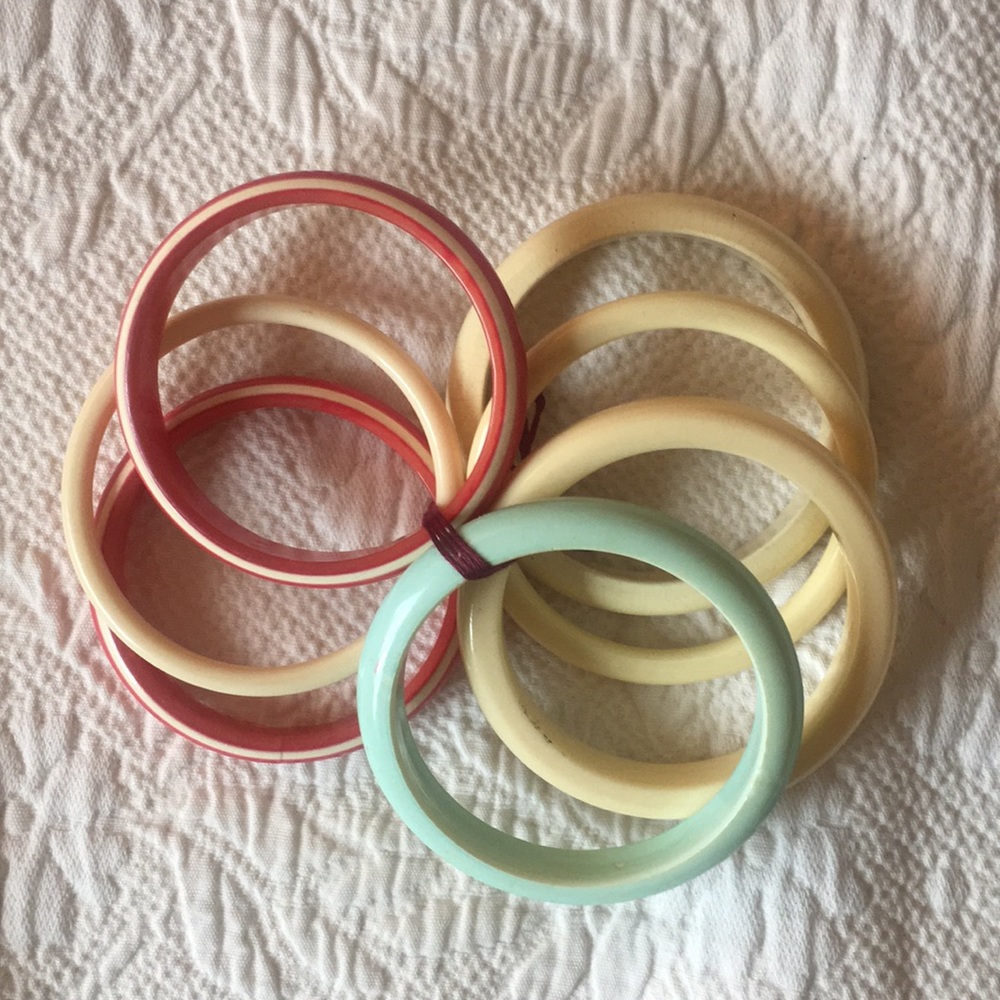 Vintage bangles (set of 7)